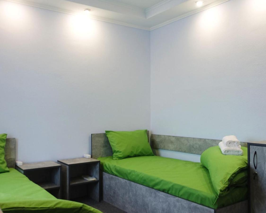 Green Cost Boryspil Bagian luar foto