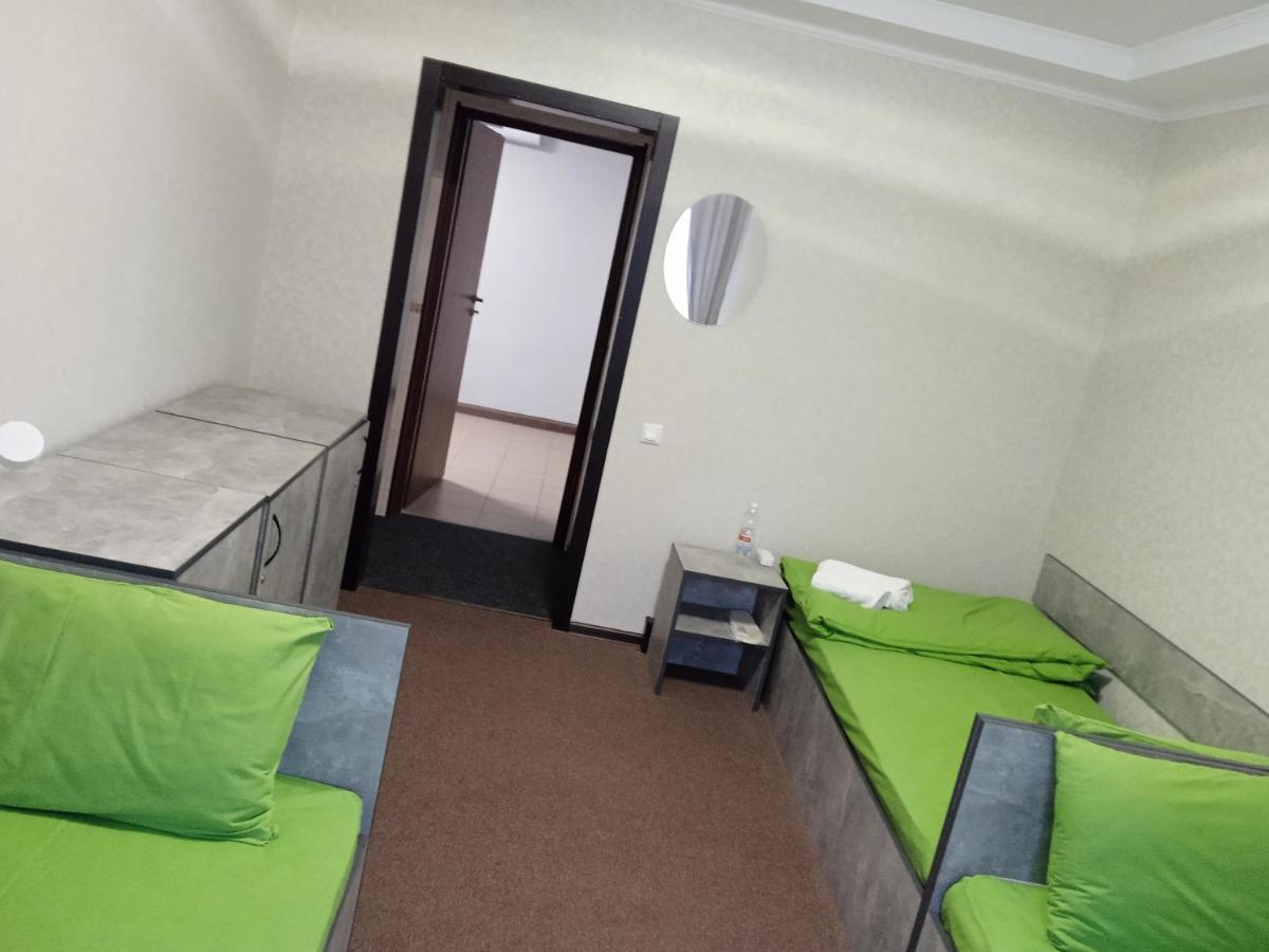 Green Cost Boryspil Bagian luar foto